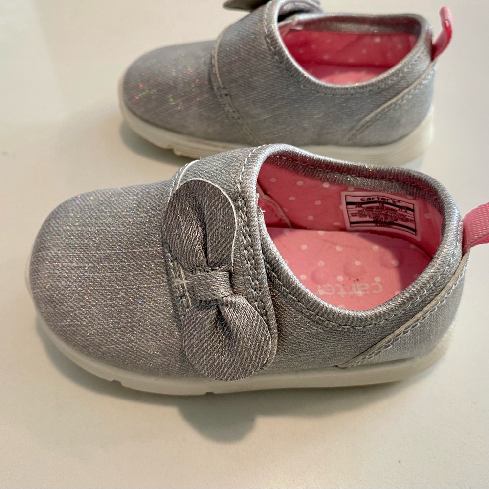 Silver sparkle baby walking shoes. Sz 4